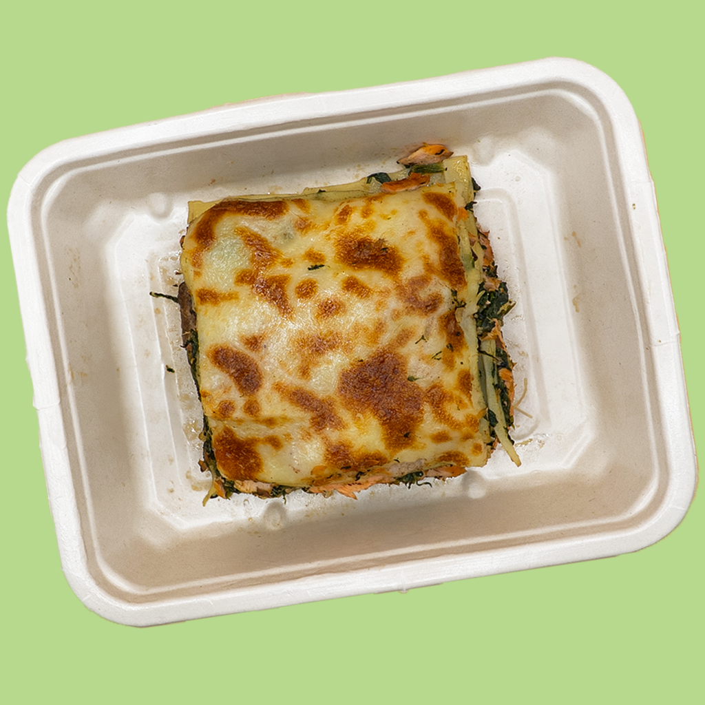 Lasanha integral de salmão, cogumelos e espinafres