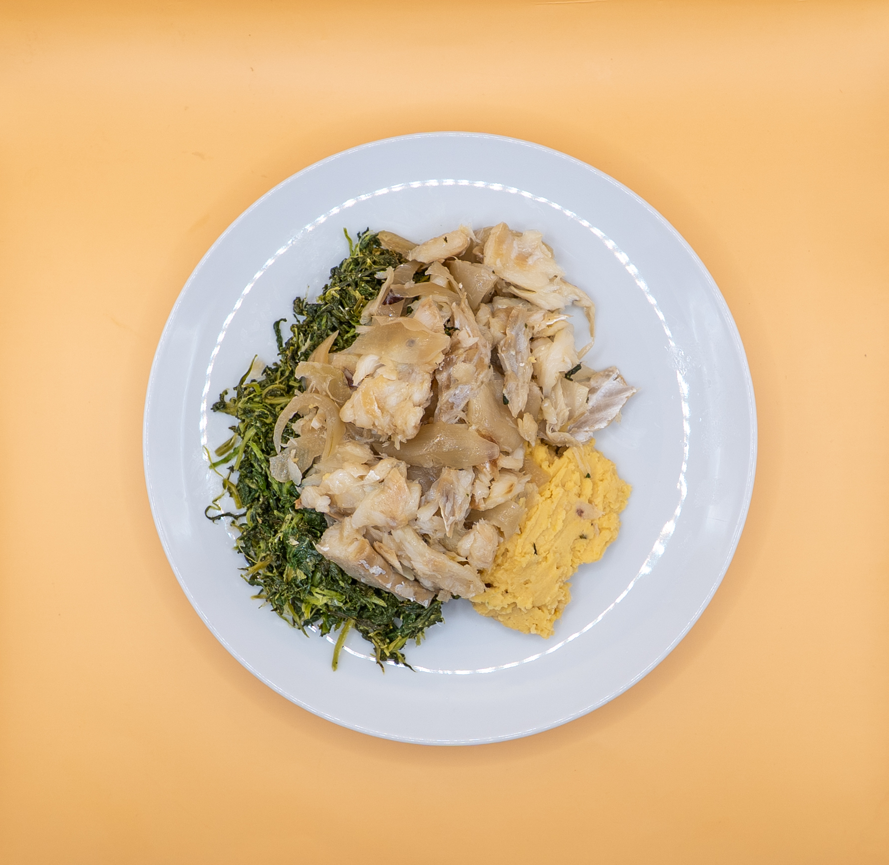 Bacalhau lascado com puré de grão de bico e grelos - Image 2