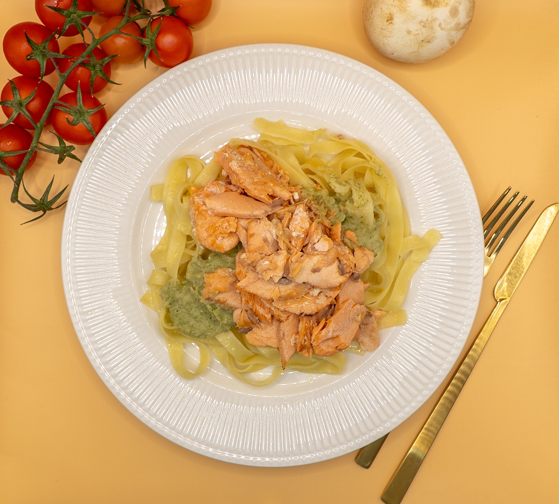 Lascas de salmão com tagliatelle e molho de agrião - Image 4