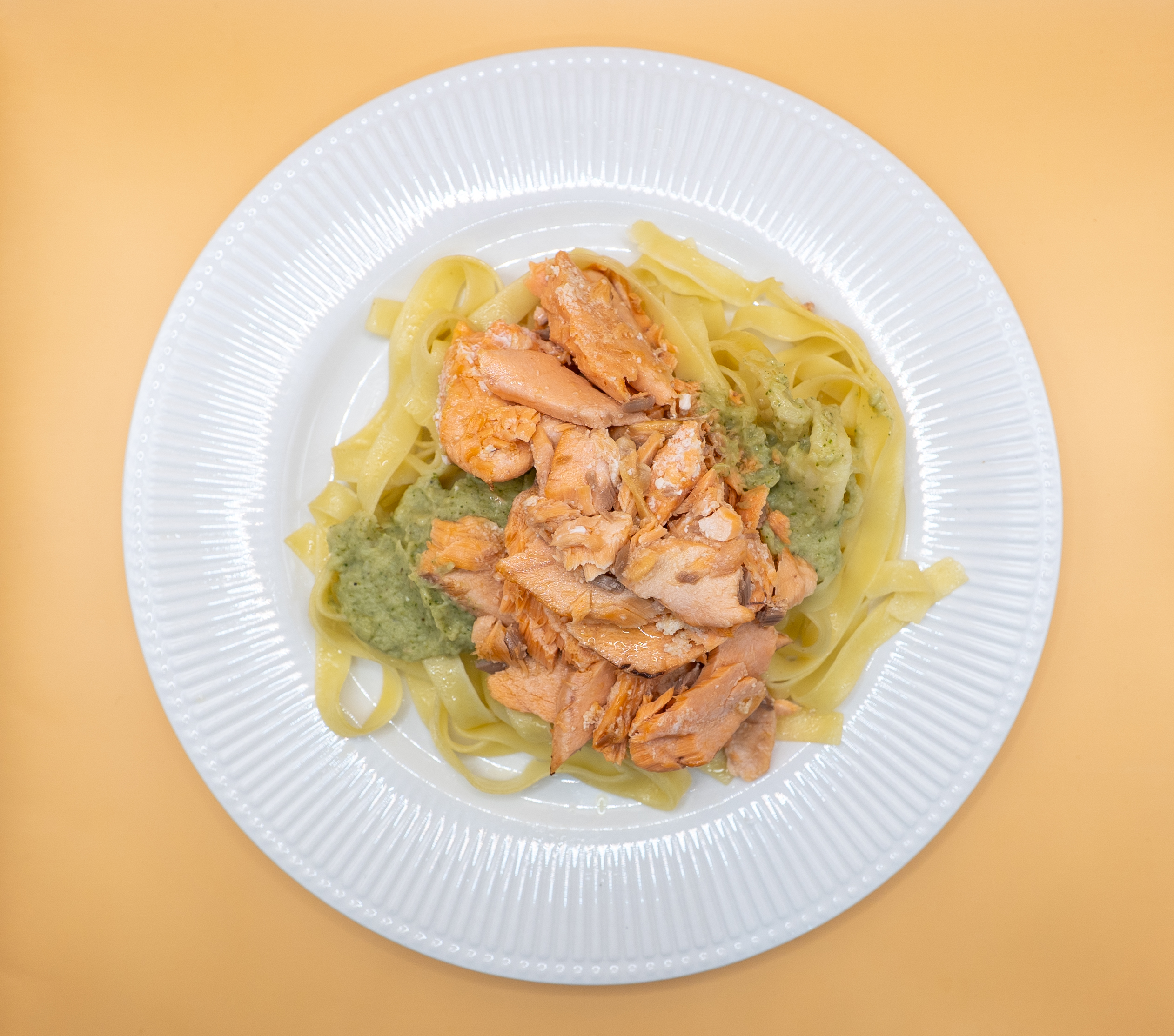 Lascas de salmão com tagliatelle e molho de agrião - Image 3
