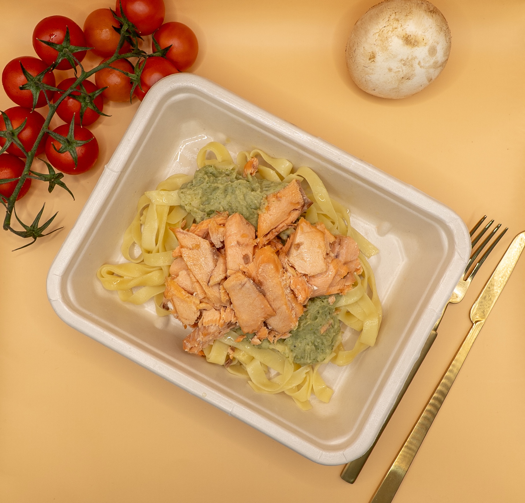 Lascas de salmão com tagliatelle e molho de agrião - Image 2