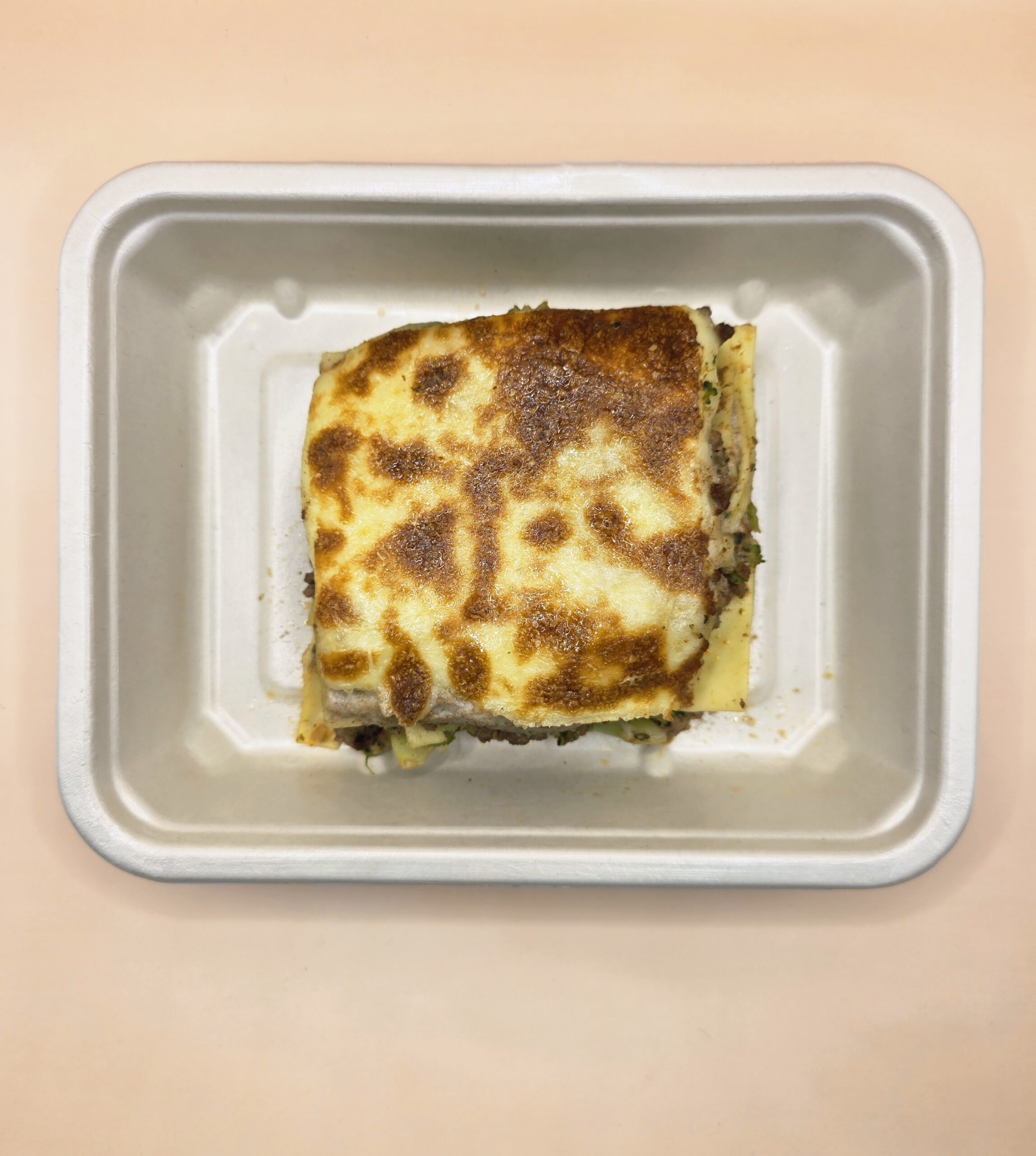 Lasanha integral de novilho e brócolos