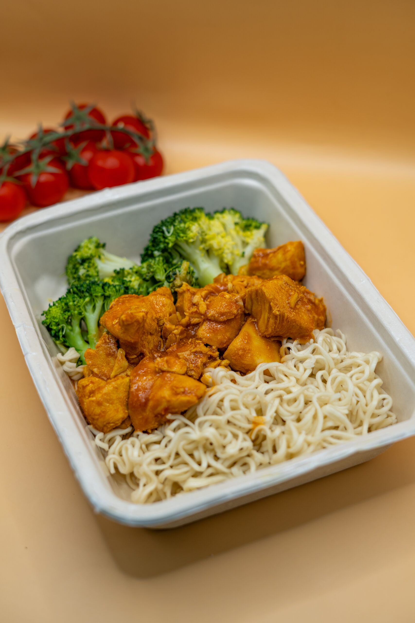Frango agridoce com noodles e brócolos - Image 3
