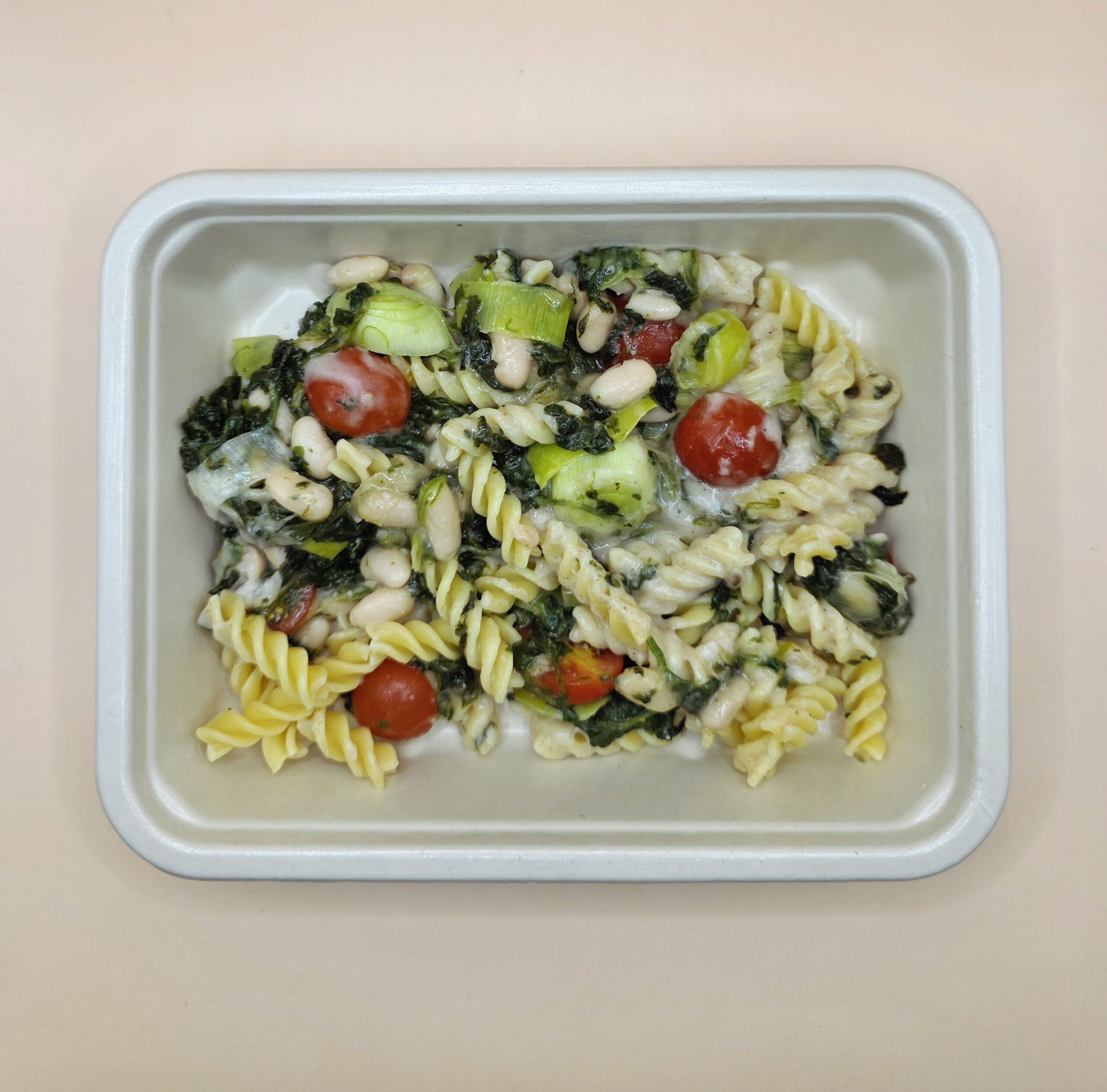 Cremoso de feijão branco com alho francês e espinafres (vegan)