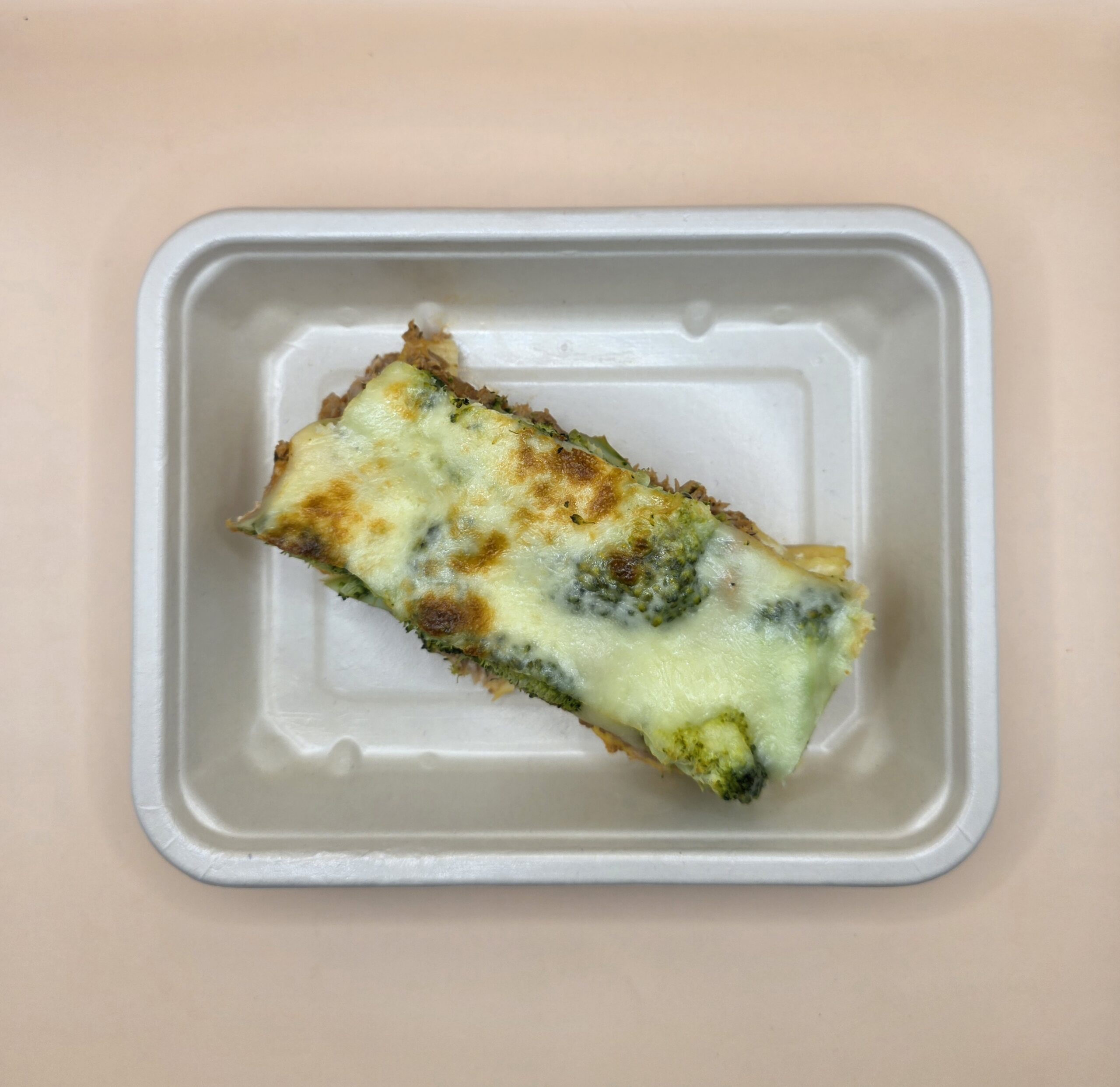 Gratinado de atum, massa, brócolos e ricotta