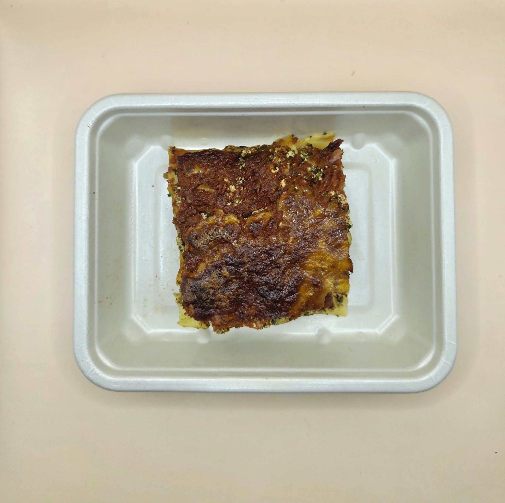 Canelones recheados com requeijão e espinafres (vegetariano)